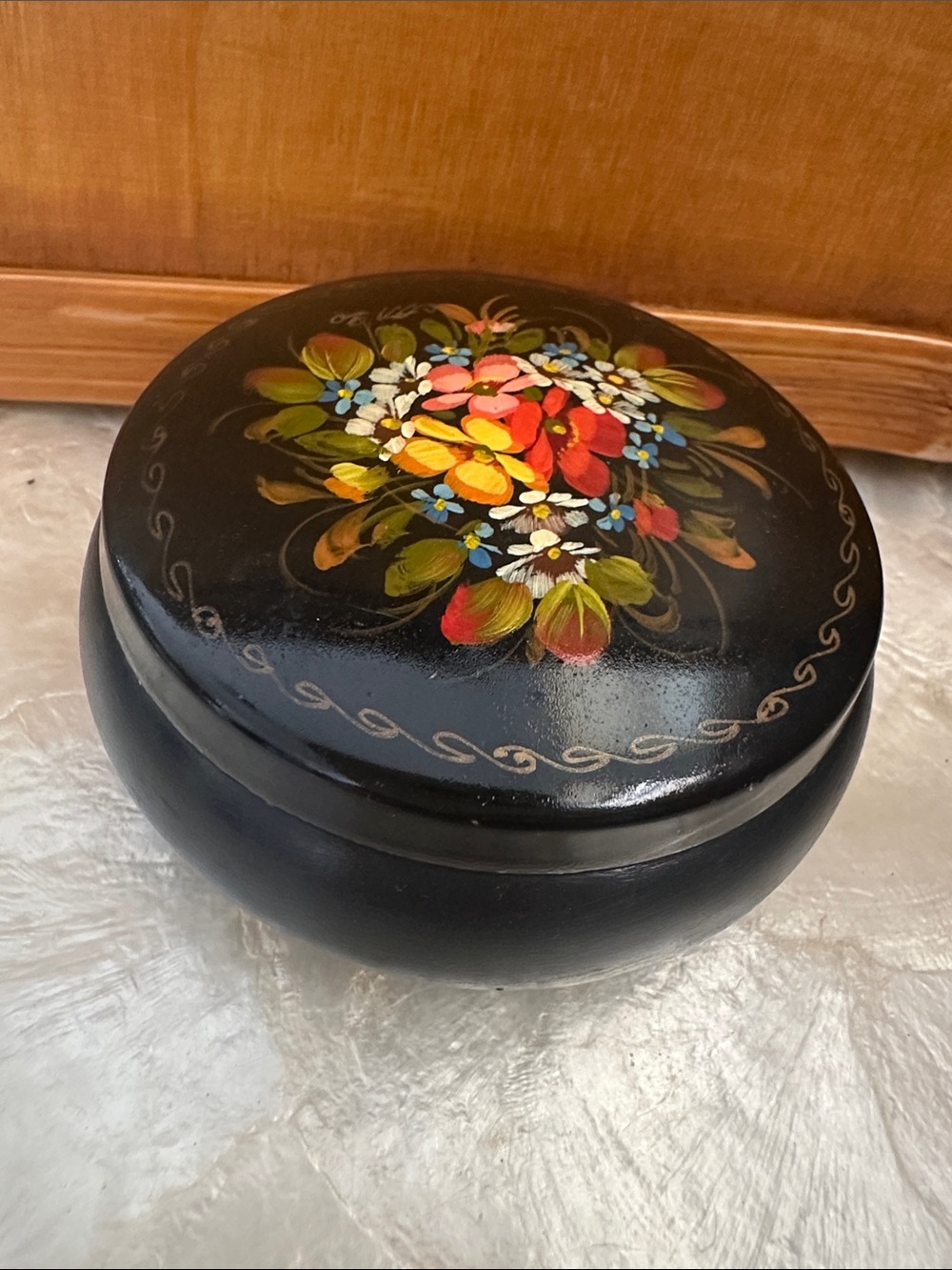 Vintage Russian Black Floral Hand-Painted Trinket Box - Picture 6 of 10